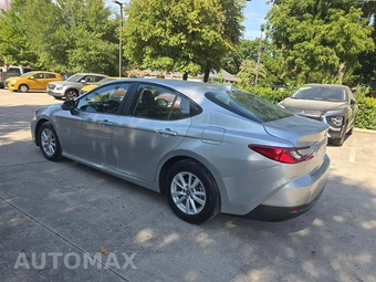 2026 Toyota Camry LE - miniatura 2
