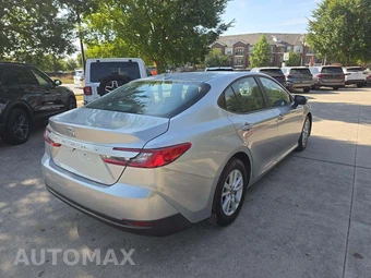 2026 Toyota Camry LE - miniatura 3