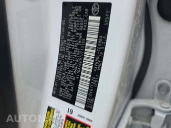 2026 Toyota Camry LE - miniatura 2