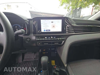 2026 Toyota Camry LE - miniatura 7