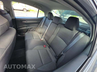 2026 Toyota Camry LE - miniatura 13