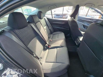 2026 Toyota Camry LE - miniatura 16