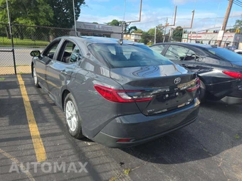 2026 Toyota Camry LE - miniatura 2