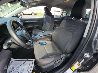 2026 Toyota Camry LE - miniatura 6