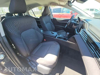 2026 Toyota Camry LE - miniatura 18
