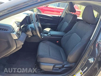 2026 Toyota Camry LE - miniatura 6