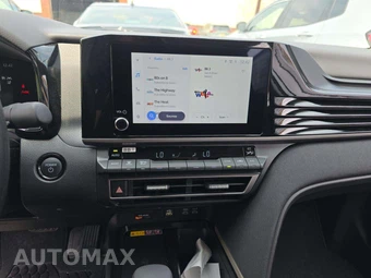 2026 Toyota Camry LE - miniatura 10