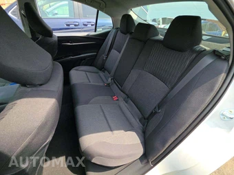 2026 Toyota Camry LE - miniatura 13
