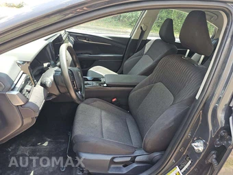 2026 Toyota Camry LE - miniatura 6