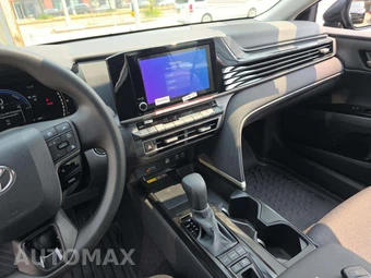 2026 Toyota Camry LE - miniatura 10