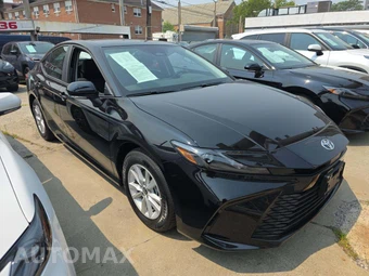 2026 Toyota Camry LE - miniatura 4