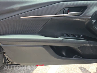2026 Toyota Camry SE - miniatura 15