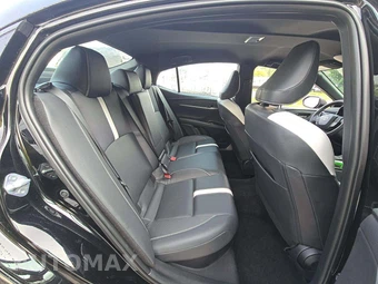 2026 Toyota Camry SE – miniatura 13