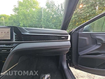 2026 Toyota Camry SE – miniatura 16
