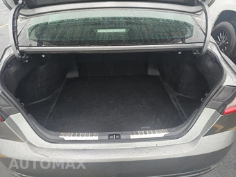 2026 Toyota Camry SE - miniatura 16