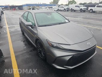 2026 Toyota Camry SE - miniatura 3