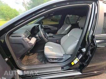 2026 Toyota Camry SE - miniatura 6