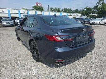 2026 Toyota Camry SE - miniatura 2