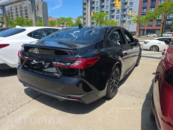 2026 Toyota Camry SE - miniatura 3