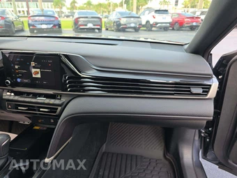 2026 Toyota Camry SE - miniatura 19