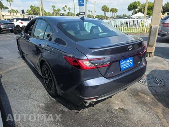 2026 Toyota Camry SE - miniatura 2