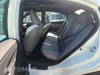 2026 Toyota Camry SE - miniatura 19