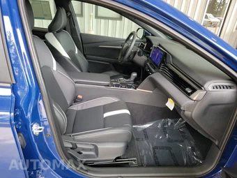 2026 Toyota Camry SE - miniatura 8