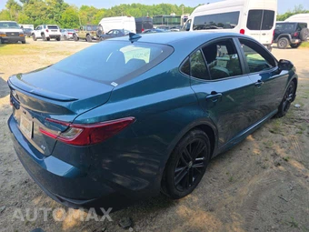 2026 Toyota Camry SE – miniatura 3