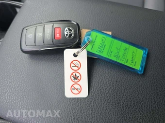 2026 Toyota Camry SE – miniatura 8