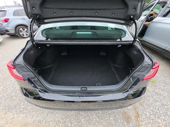 2026 Toyota Camry SE - miniatura 14
