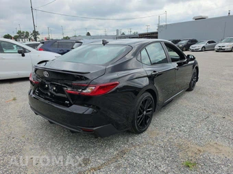 2026 Toyota Camry SE - miniatura 3