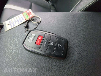 2026 Toyota Camry SE - miniatura 8