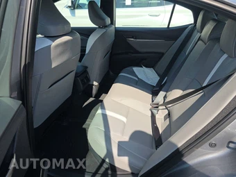 2026 Toyota Camry SE - miniatura 13