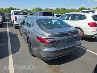 2026 Toyota Camry SE - miniatura 6