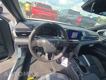 2026 Toyota Camry SE - miniatura 17
