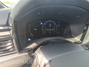 2026 Toyota Camry SE - miniatura 18