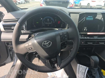 2026 Toyota Camry SE - miniatura 16