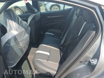 2026 Toyota Camry SE - miniatura 19