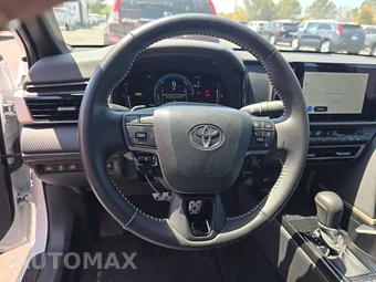 2026 Toyota Camry SE - miniatura 10