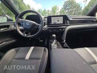 2026 Toyota Camry SE - miniatura 11
