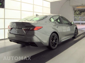 2026 Toyota Camry SE - miniatura 4