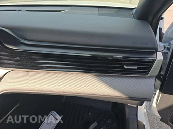 2026 Toyota Camry SE - miniatura 16