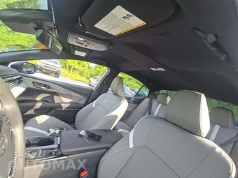 2026 Toyota Camry SE - miniatura 8