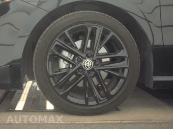 2026 Toyota Camry SE - miniatura 9