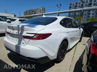 2026 Toyota Camry SE - miniatura 3