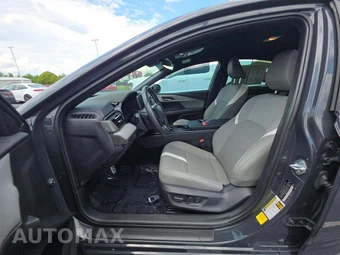 2026 Toyota Camry SE - miniatura 6