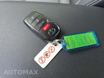 2026 Toyota Camry SE – miniatura 8