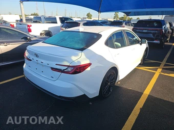 2026 Toyota Camry SE - miniatura 4