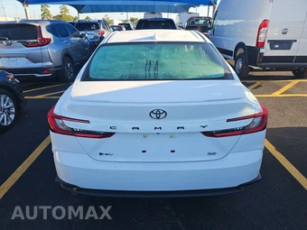 2026 Toyota Camry SE - miniatura 5
