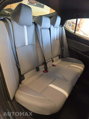 2026 Toyota Camry SE - miniatura 16